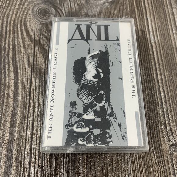 The Anti Nowhere League - The Perfect Crime - CASSETTE TAPE VINTAGE - Picture 1 of 5